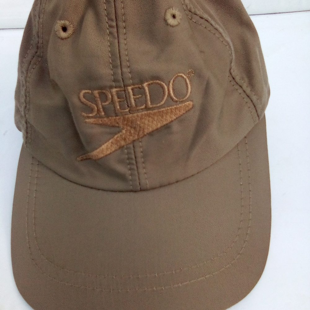 Speedo Green Lightweight Adult Adjustable Baseball Ball Hat Cap Embroidered Logo